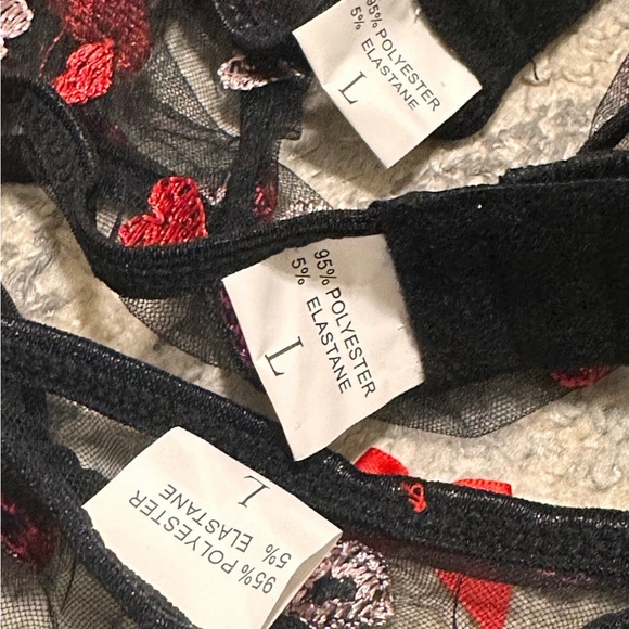 Black Sheer Lingerie Set with Heart Embroidery - Picture 7 of 7